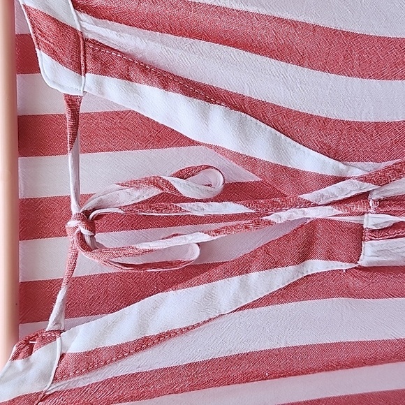 a.n.a. Red and White Striped Top Ruffled Caftan Sleeves Size Large - Picture 7 of 8